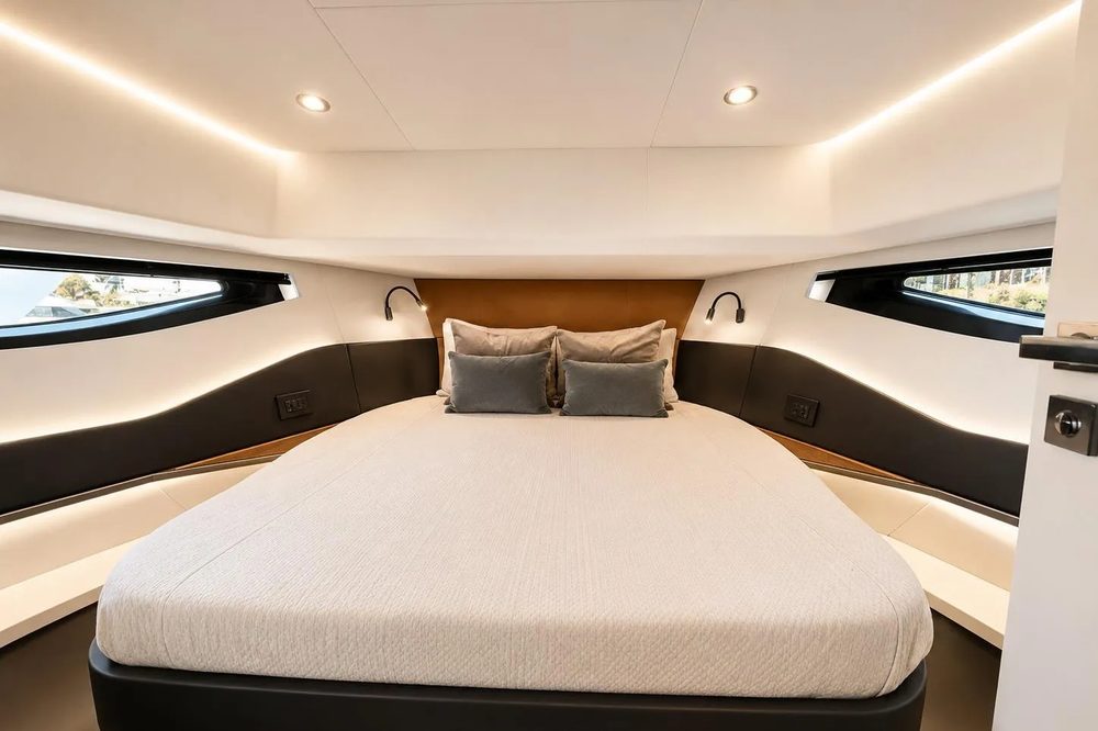 The forward cabin and its double berth